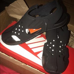 Preschool Nike sandals